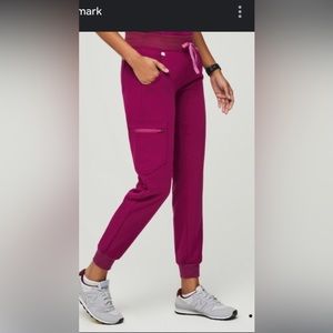 FIGS Nepal Skinny Jogger Scrub Pants in Dark Magenta - S